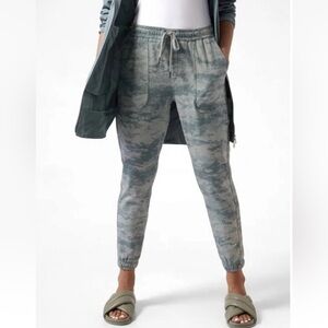 Athleta Farallon Jogger pants green gray fog camo military comfy cotton women S